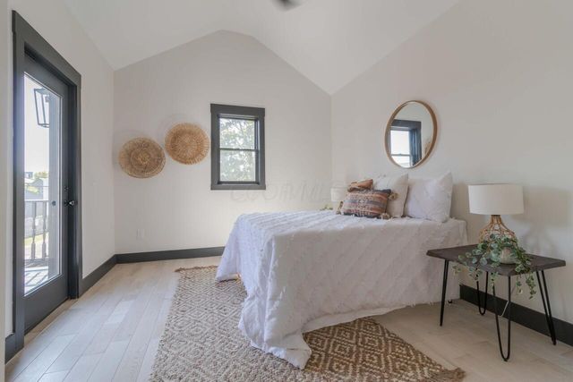 295 E 5th Avenue, Columbus, OH 43201