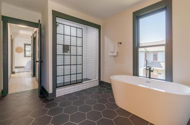 295 E 5th Avenue, Columbus, OH 43201