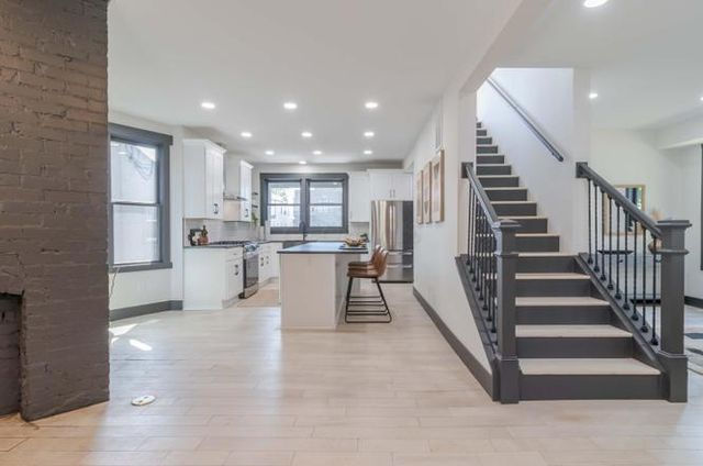 295 E 5th Avenue, Columbus, OH 43201