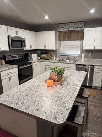 1882 Charles Court, Dayton, OH 45439