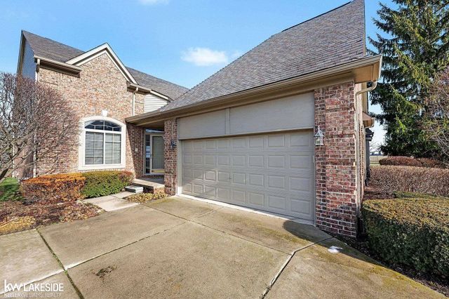 17471 Breckenridge Drive, Clinton Township, MI 48038