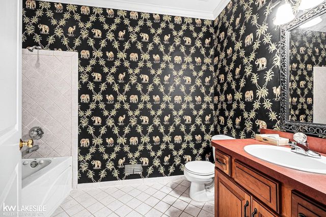 17471 Breckenridge Drive, Clinton Township, MI 48038