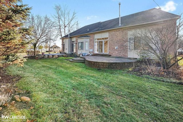 17471 Breckenridge Drive, Clinton Township, MI 48038