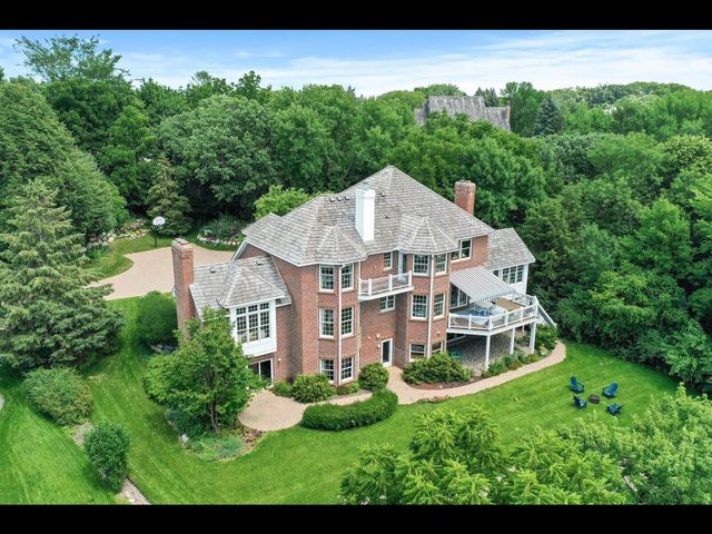 7180 Kenmare Drive, Bloomington, MN 55438