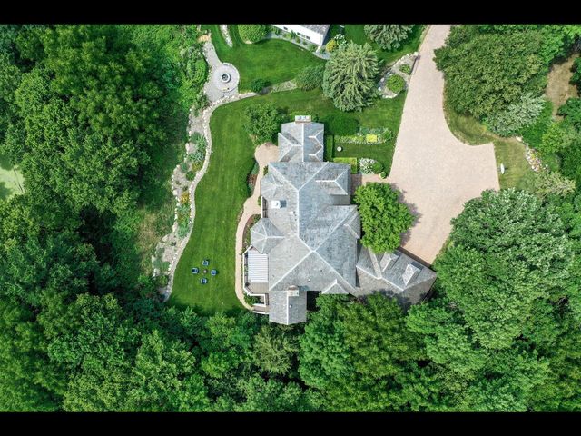 7180 Kenmare Drive, Bloomington, MN 55438