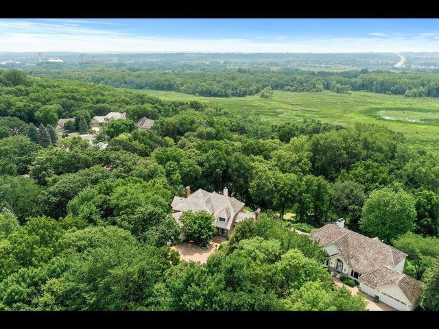 7180 Kenmare Drive, Bloomington, MN 55438