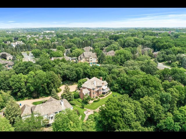 7180 Kenmare Drive, Bloomington, MN 55438