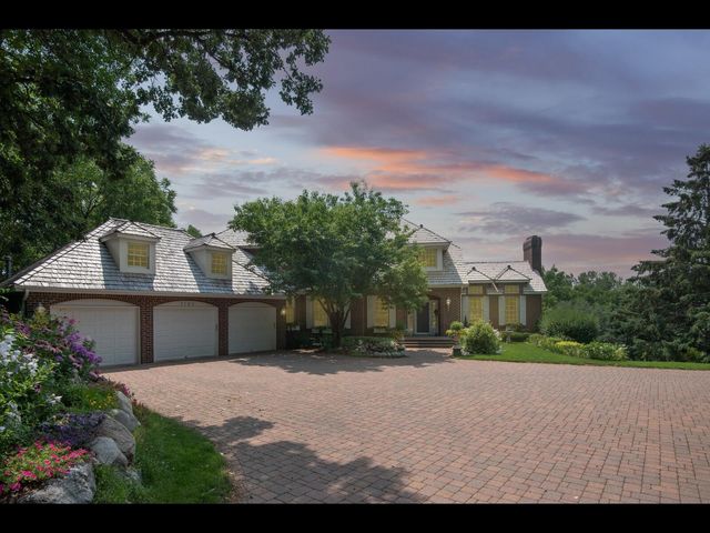 7180 Kenmare Drive, Bloomington, MN 55438