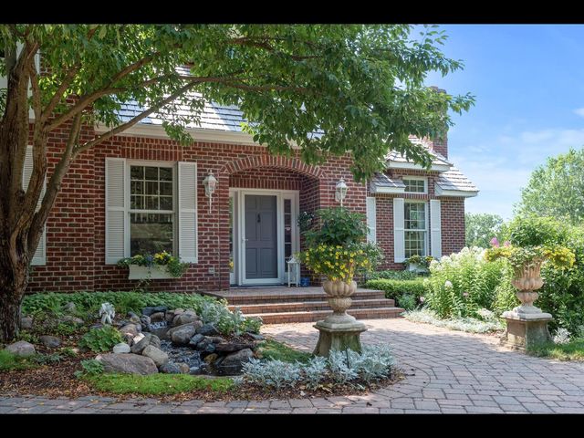 7180 Kenmare Drive, Bloomington, MN 55438