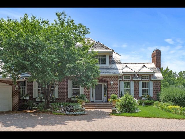 7180 Kenmare Drive, Bloomington, MN 55438
