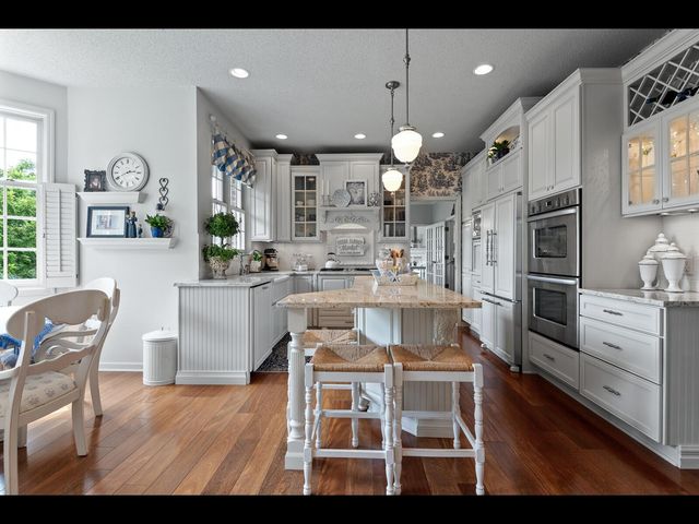 7180 Kenmare Drive, Bloomington, MN 55438