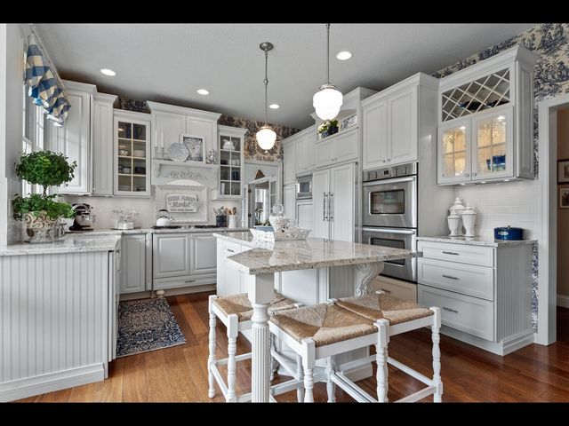 7180 Kenmare Drive, Bloomington, MN 55438