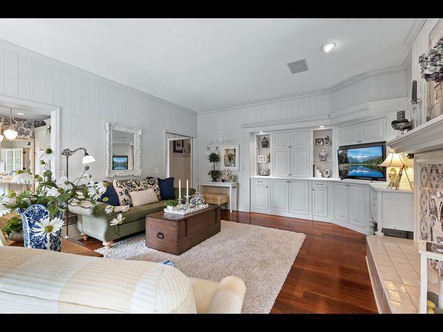 7180 Kenmare Drive, Bloomington, MN 55438