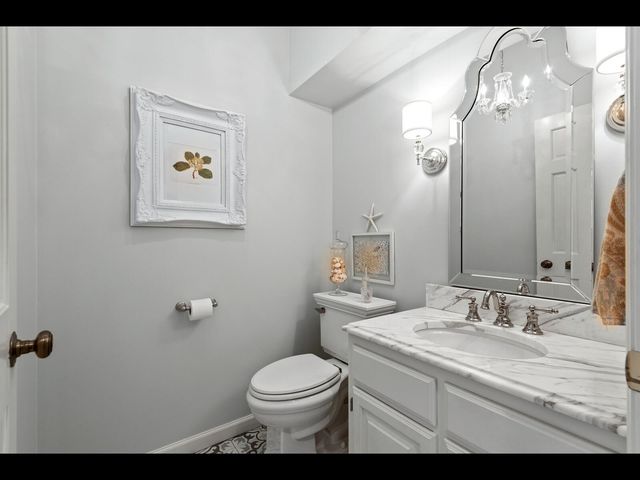 7180 Kenmare Drive, Bloomington, MN 55438