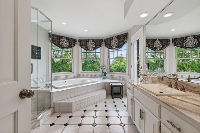 7180 Kenmare Drive, Bloomington, MN 55438
