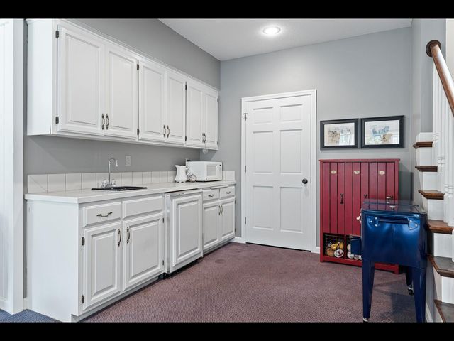 7180 Kenmare Drive, Bloomington, MN 55438