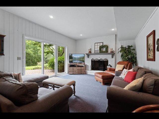 7180 Kenmare Drive, Bloomington, MN 55438