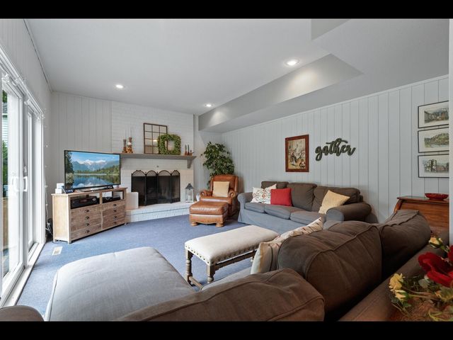 7180 Kenmare Drive, Bloomington, MN 55438