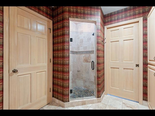 7180 Kenmare Drive, Bloomington, MN 55438