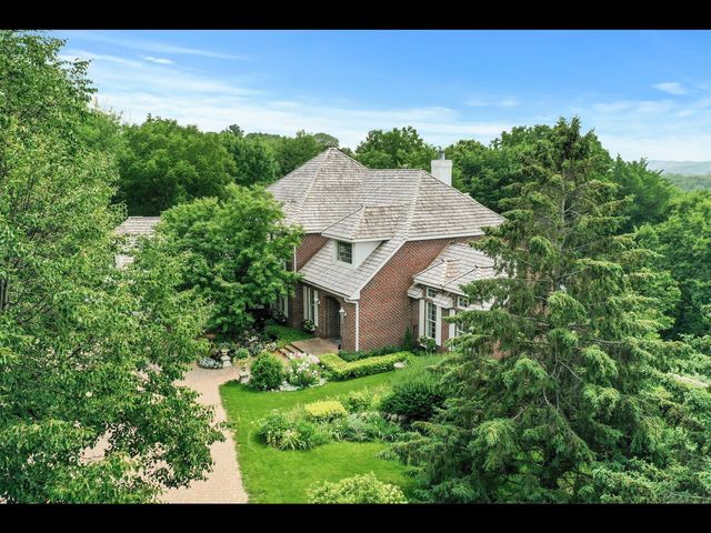 7180 Kenmare Drive, Bloomington, MN 55438