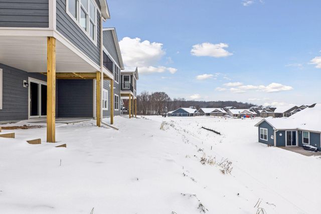 1423 Kasilof Court, River Falls, WI 54022