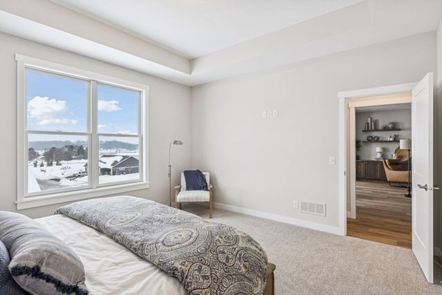 1423 Kasilof Court, River Falls, WI 54022