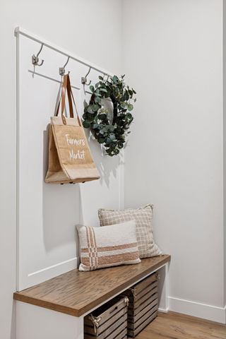 1423 Kasilof Court, River Falls, WI 54022