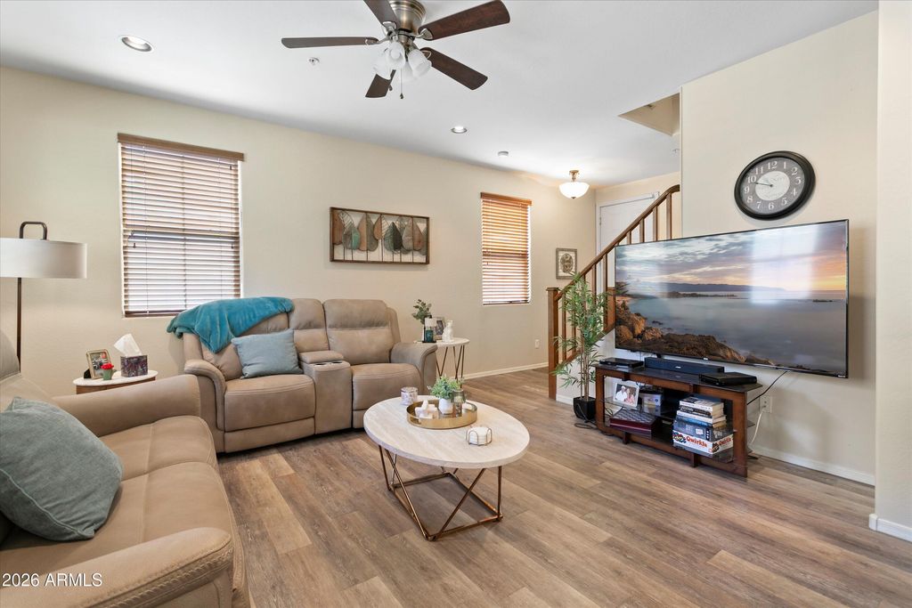 8146 W GROOM CREEK Road, Phoenix, AZ 85043 — photo 5
