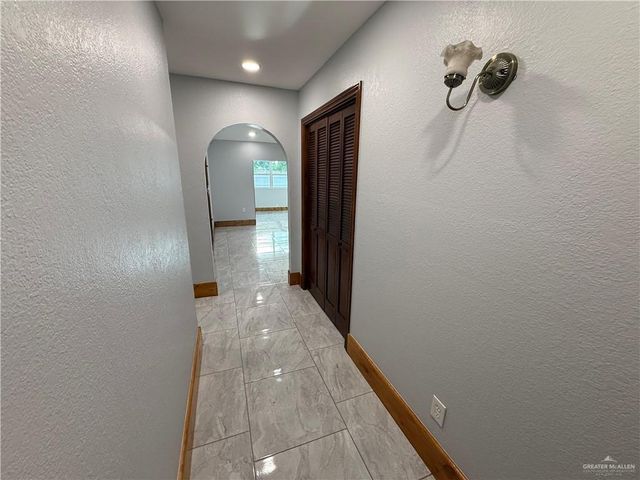 6805 N 17th Street, Mcallen, TX 78504