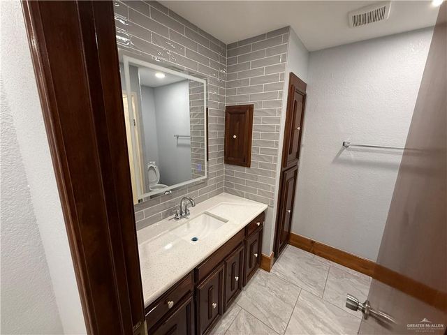 6805 N 17th Street, Mcallen, TX 78504
