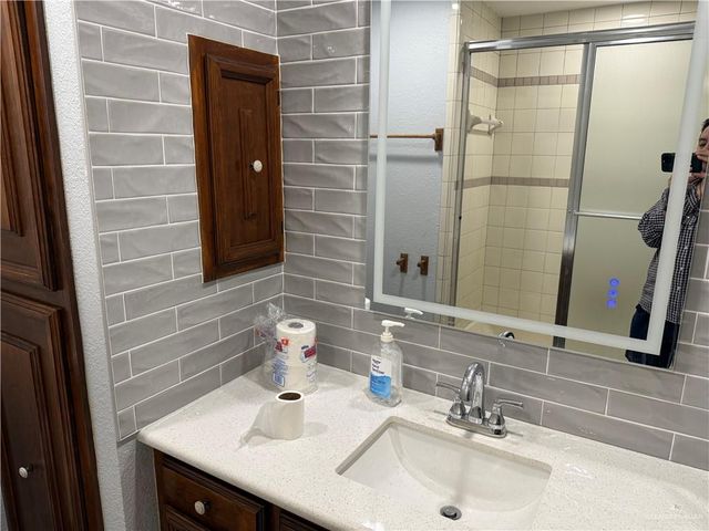 6805 N 17th Street, Mcallen, TX 78504