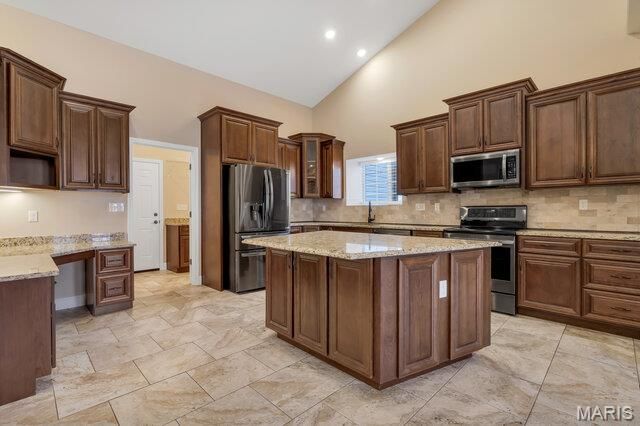 623 Castle Ridge Drive, Wentzville, MO 63385