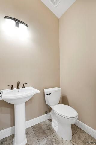 623 Castle Ridge Drive, Wentzville, MO 63385