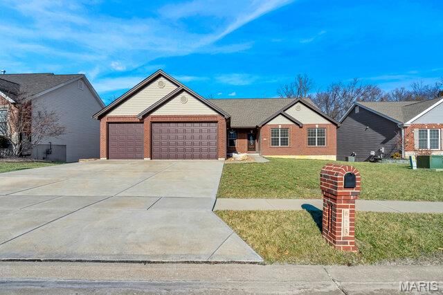 623 Castle Ridge Drive, Wentzville, MO 63385