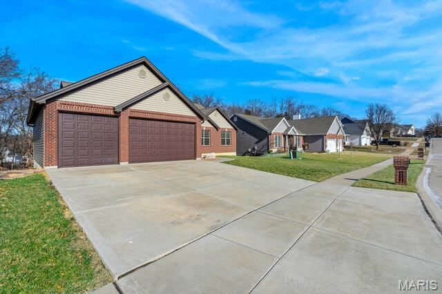 623 Castle Ridge Drive, Wentzville, MO 63385