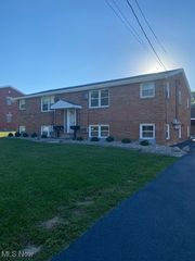 402 Caroline Avenue 10, Hubbard, OH 44425