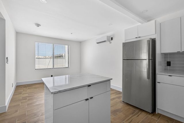 2032 N Dixie Highway 10, West Palm Beach, FL 33407