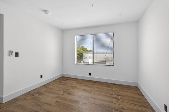 2032 N Dixie Highway 10, West Palm Beach, FL 33407