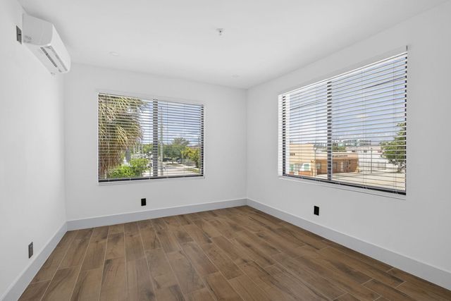 2032 N Dixie Highway 10, West Palm Beach, FL 33407