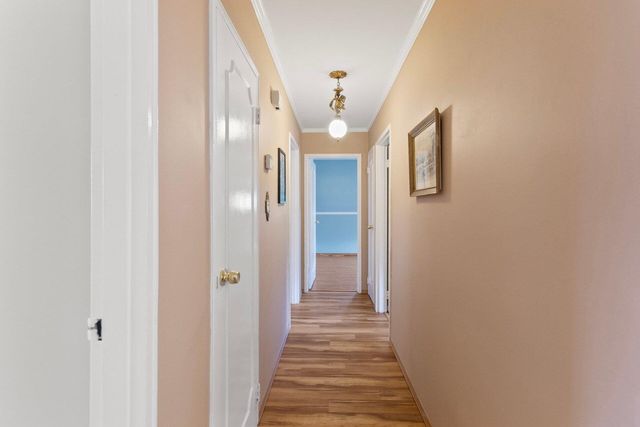 21 Pebble Place, Commack, NY 11725