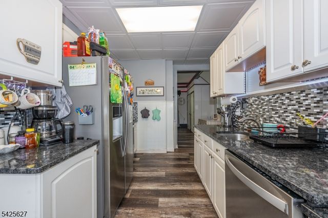 9 Orchard St, Clifton City, NJ 07013