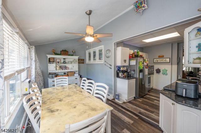 9 Orchard St, Clifton City, NJ 07013