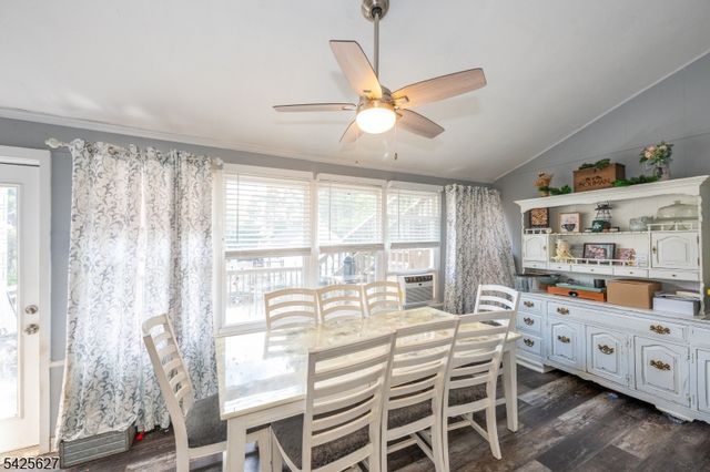 9 Orchard St, Clifton City, NJ 07013