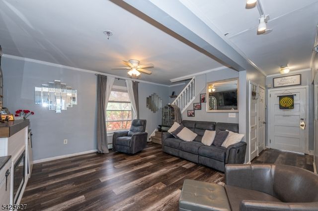 9 Orchard St, Clifton City, NJ 07013