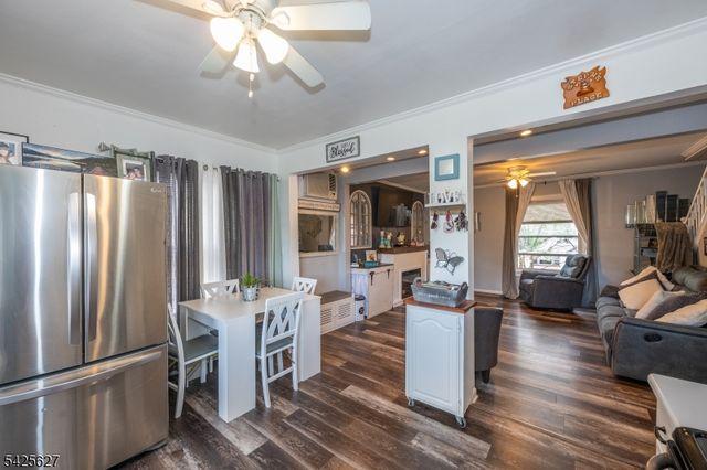 9 Orchard St, Clifton City, NJ 07013