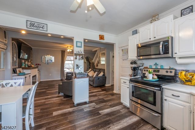 9 Orchard St, Clifton City, NJ 07013