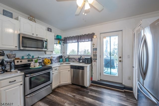 9 Orchard St, Clifton City, NJ 07013