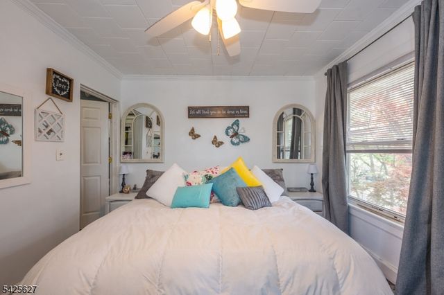 9 Orchard St, Clifton City, NJ 07013