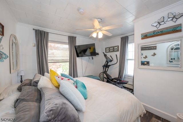 9 Orchard St, Clifton City, NJ 07013