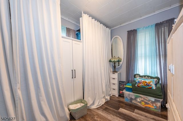 9 Orchard St, Clifton City, NJ 07013